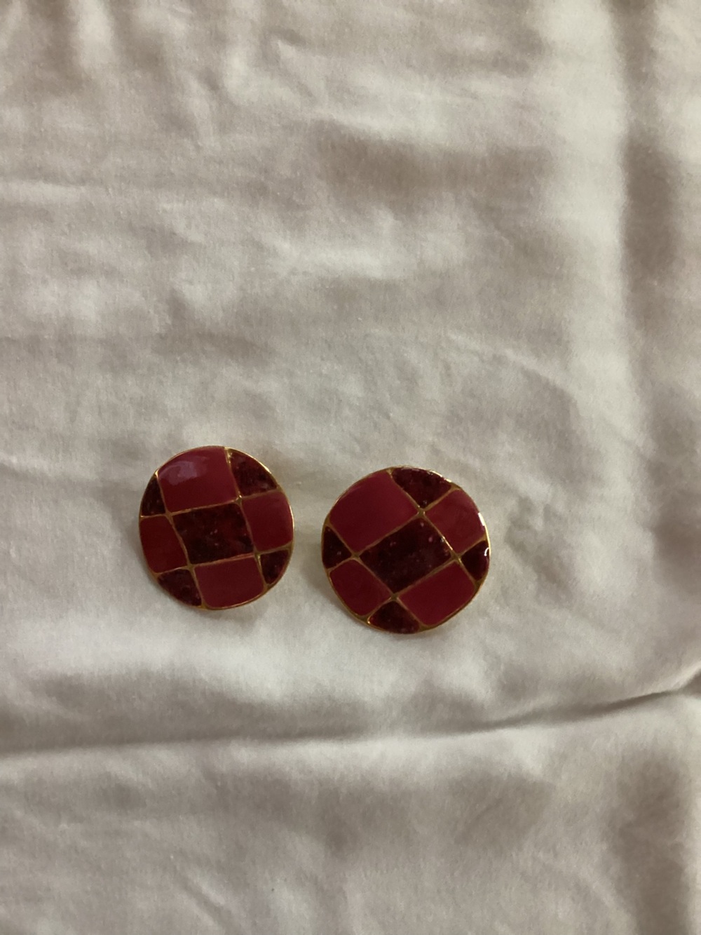 Gold-Trim Round Checkered Earrings in Burgundy